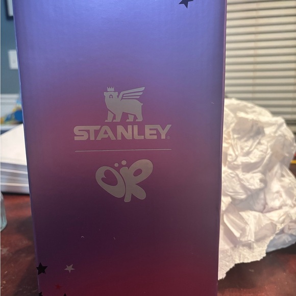 Olivia Rodrigo Stanley Cup 40 OZ - Limited Edition | New With Box - Picture 4 of 6